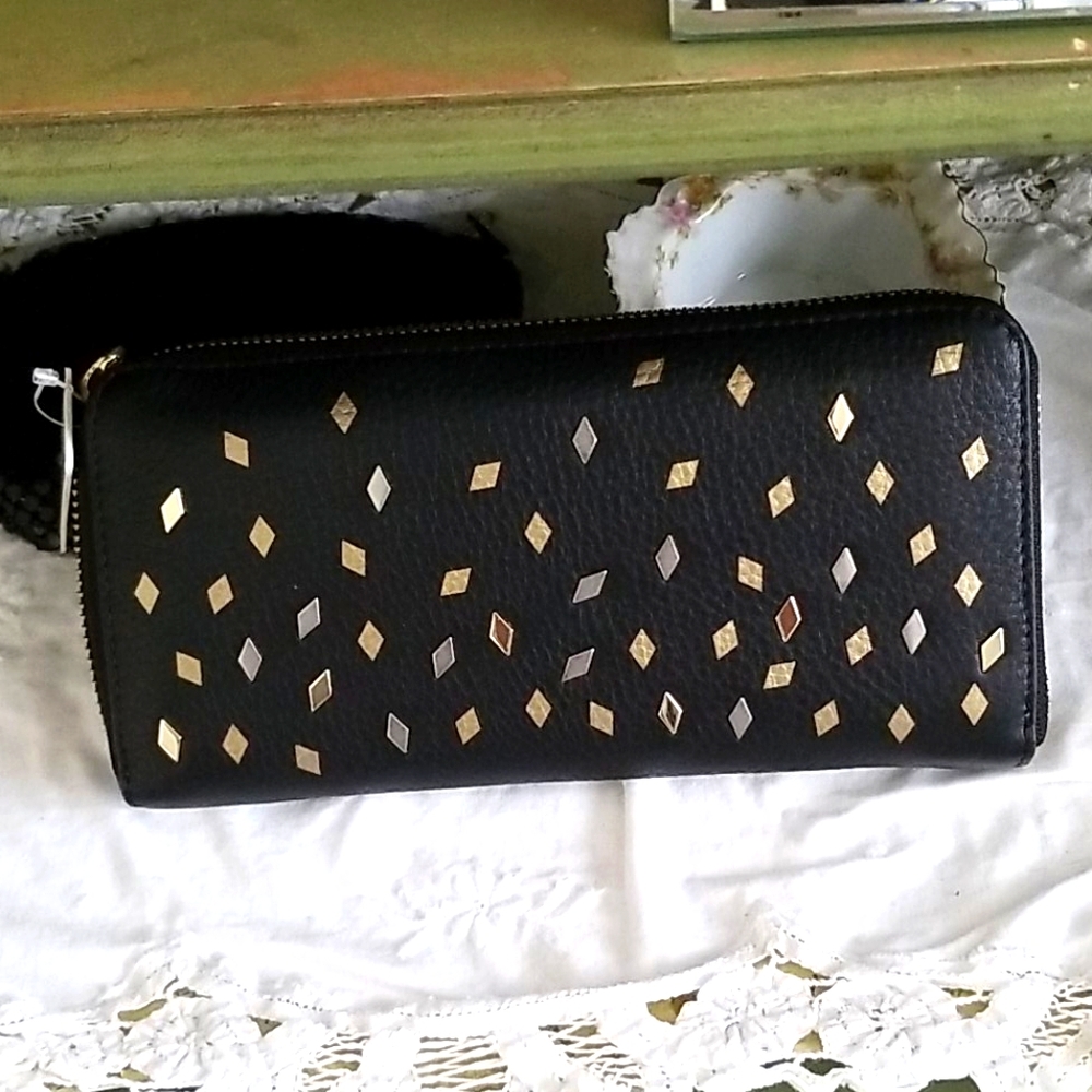 Fossil leather wallet nwt.